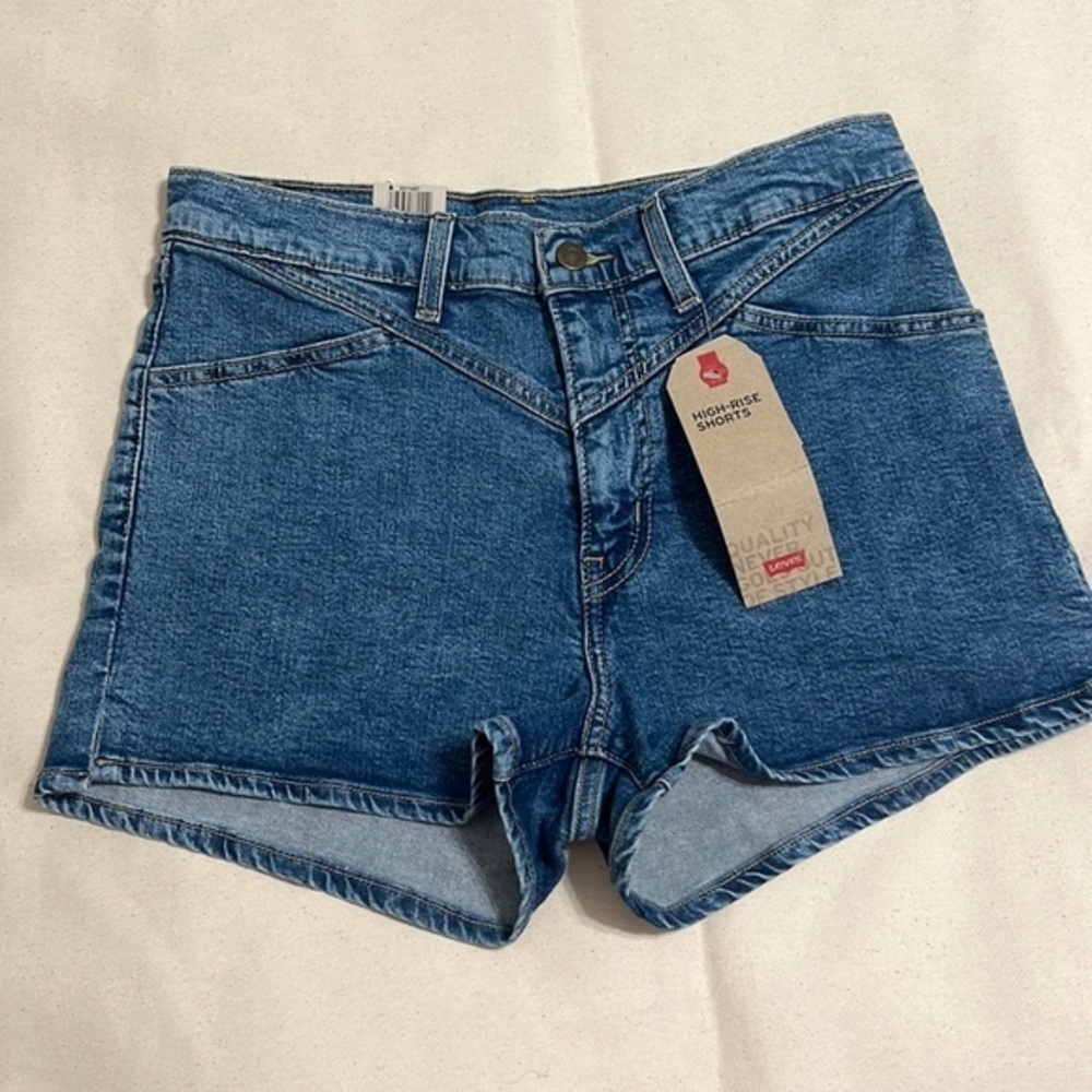 Levi’s high Rise jeans shorts